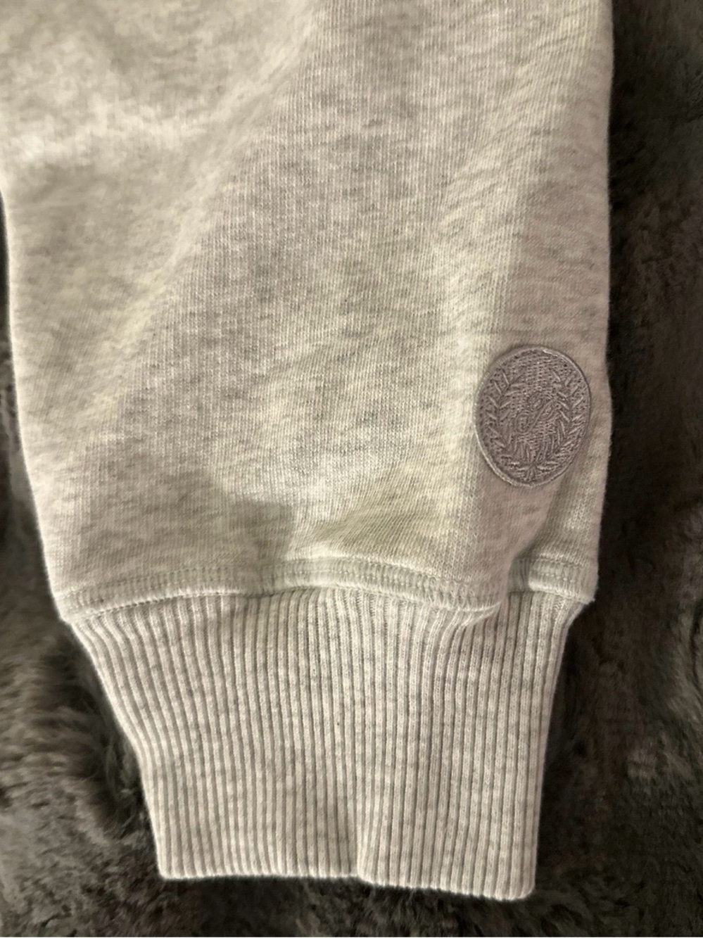 PINK Victoria's Secret Men's Light Gray V-Neck Sweater with White Trim - Picture 4 of 4